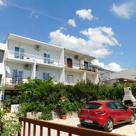 Jacky / Mountain View * ماكارسكا